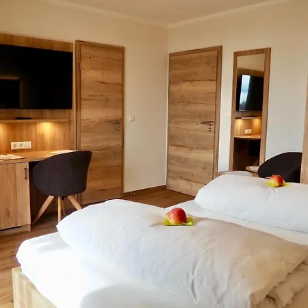 Πανσιόν Eva Hagnau